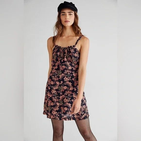 Free People women Made Ya Look Short Mini Dress sz Small Floral Embellished Bead - Picture 2 of 13